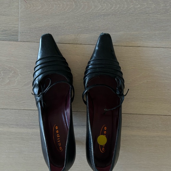 Vintage coquette kitten heels - Picture 3 of 4